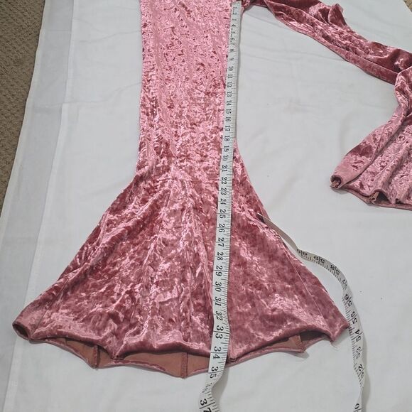 - HAH, CRUSHED VELVET ULTRA HIGH WAIST/FLAIR LEG PANTS SIZE SMALL. - Picture 8 of 11